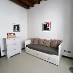 Charming Apartment Parco - Arco Della Pace - Perfect For 5 People