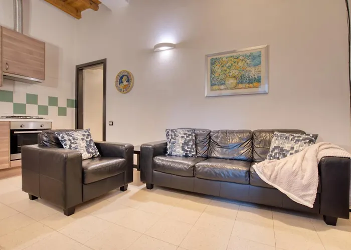 Charming Apartment Parco - Arco Della Pace - Perfect For 5 People